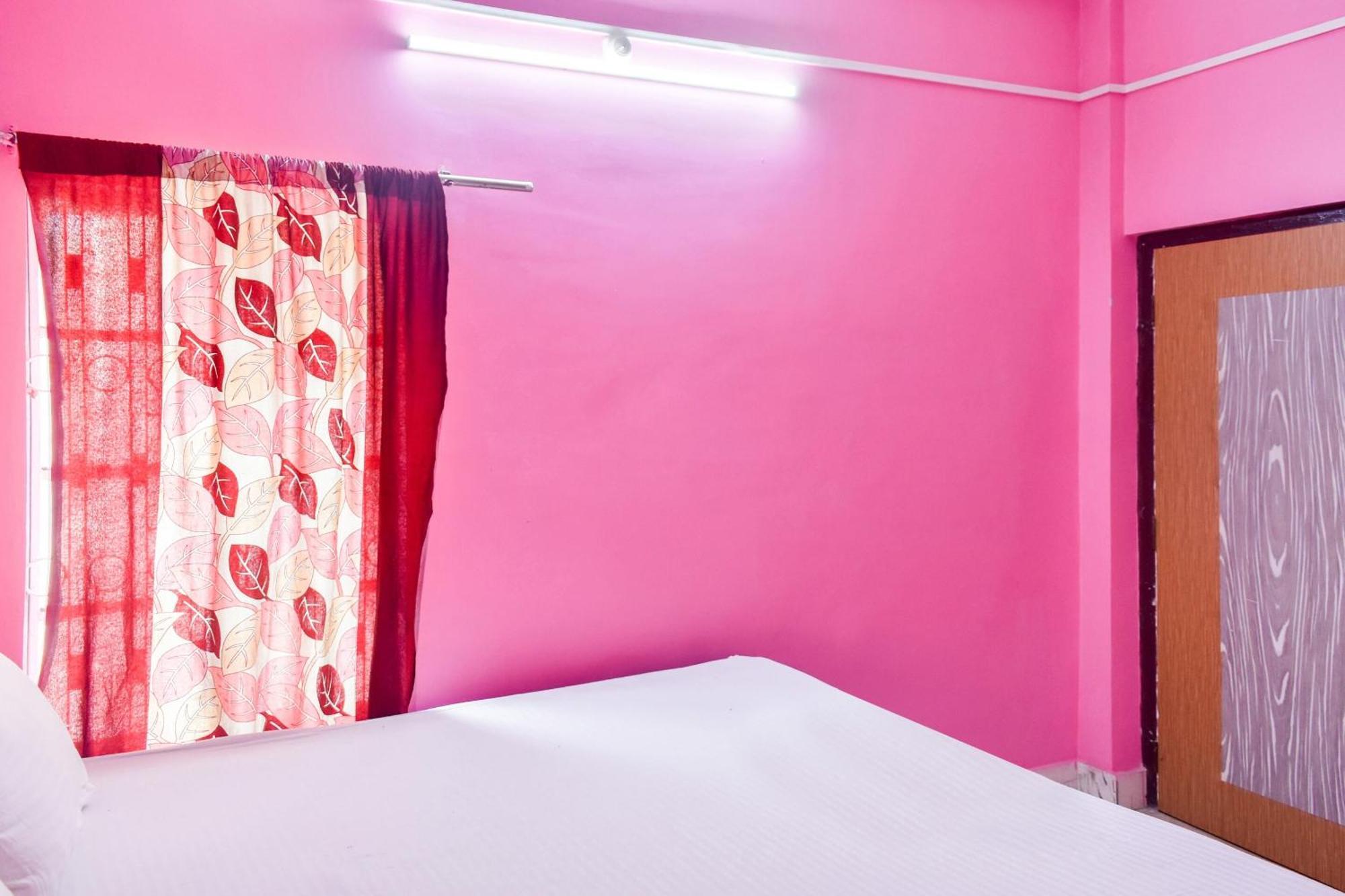 Super Hotel O Pradhan Nagar Siliguri Exteriör bild